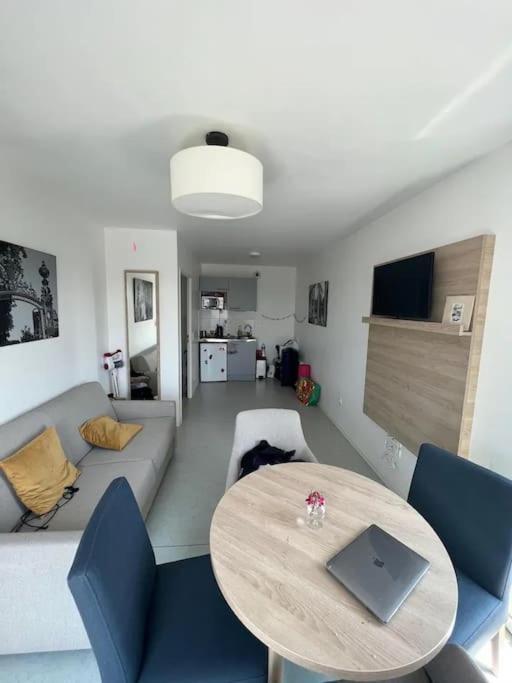 - Batignolles Paris
