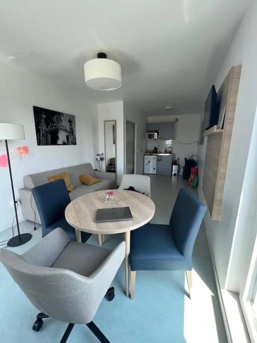 - Batignolles Apartment Paris